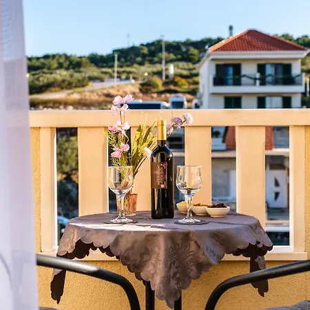 Apartment Ankora Supetar