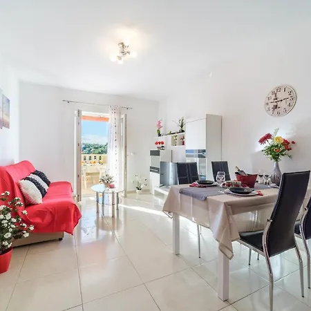 Apartment Ankora Supetar