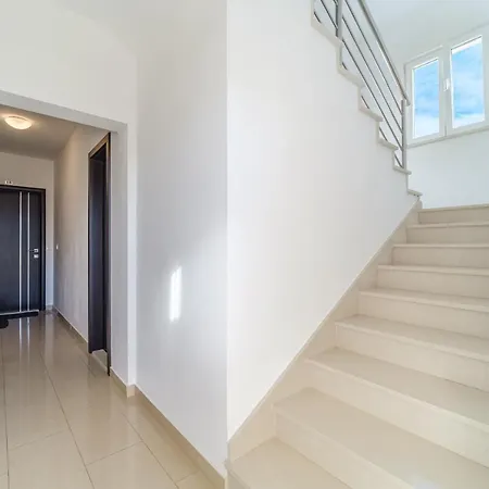 Apartment Ankora Supetar